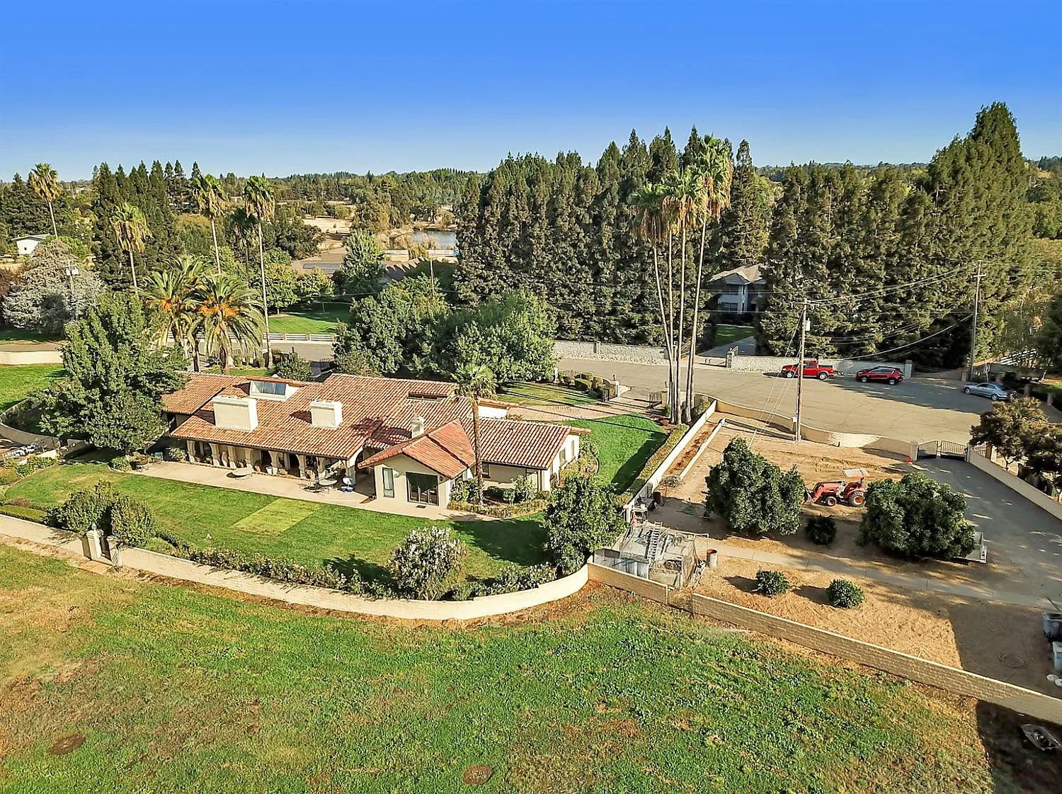 10376 Equestrian Dr photo 1