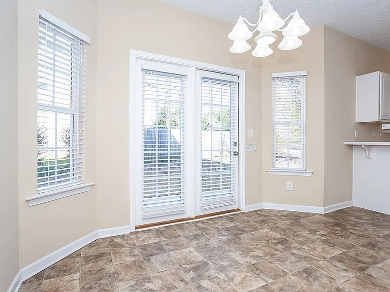218 Prescott Ct — Photo 5