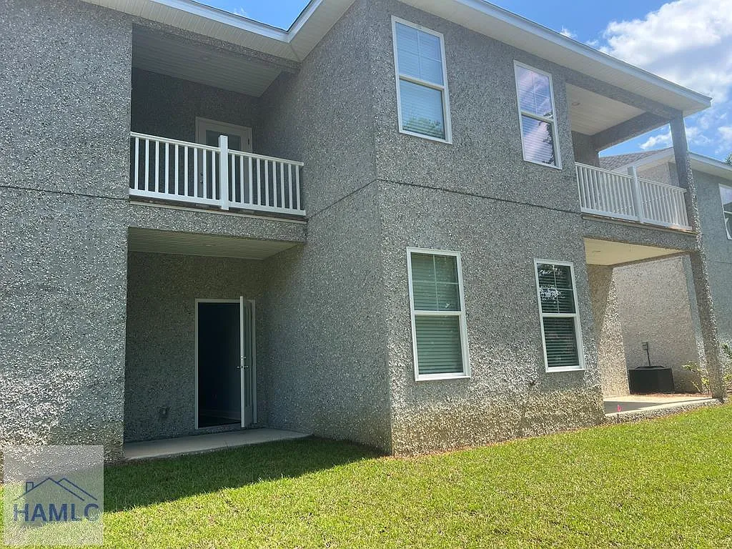 3 bed, 2.0 bath, 1025 sqft, $1,350 — Photo 3