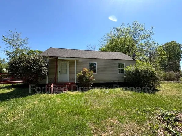 1000 E Brookline St, Winston Salem, NC 27107