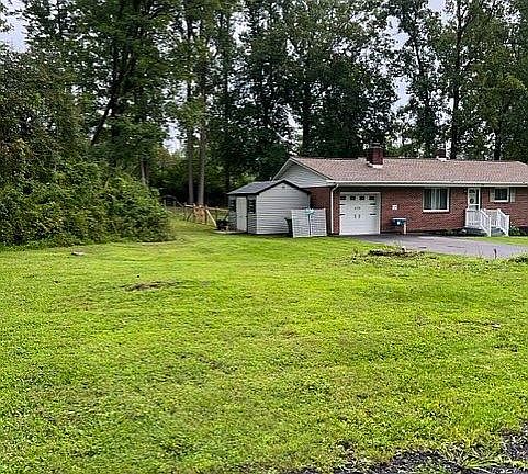 SIDE YARD - 2023