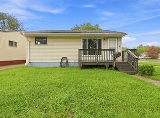 8208 Oak St, Taylor, MI 48180