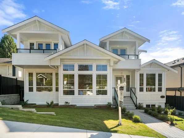 361 E 22nd St, North Vancouver, BC V7L 3C8