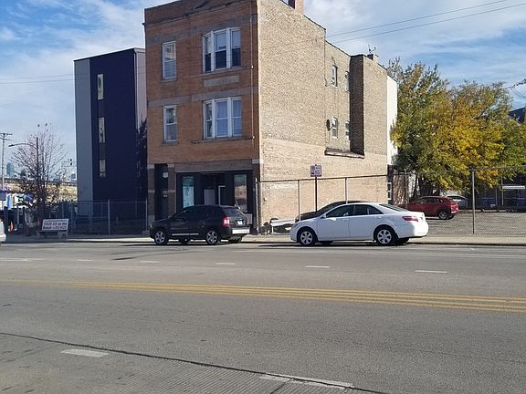 4th image of 1605 S Blue Island Ave