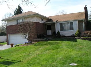 847 Duncan Dr, Westbury, NY 11590