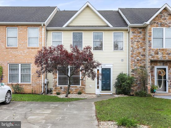 169 Baltusrol Dr, Charles Town, WV 25414