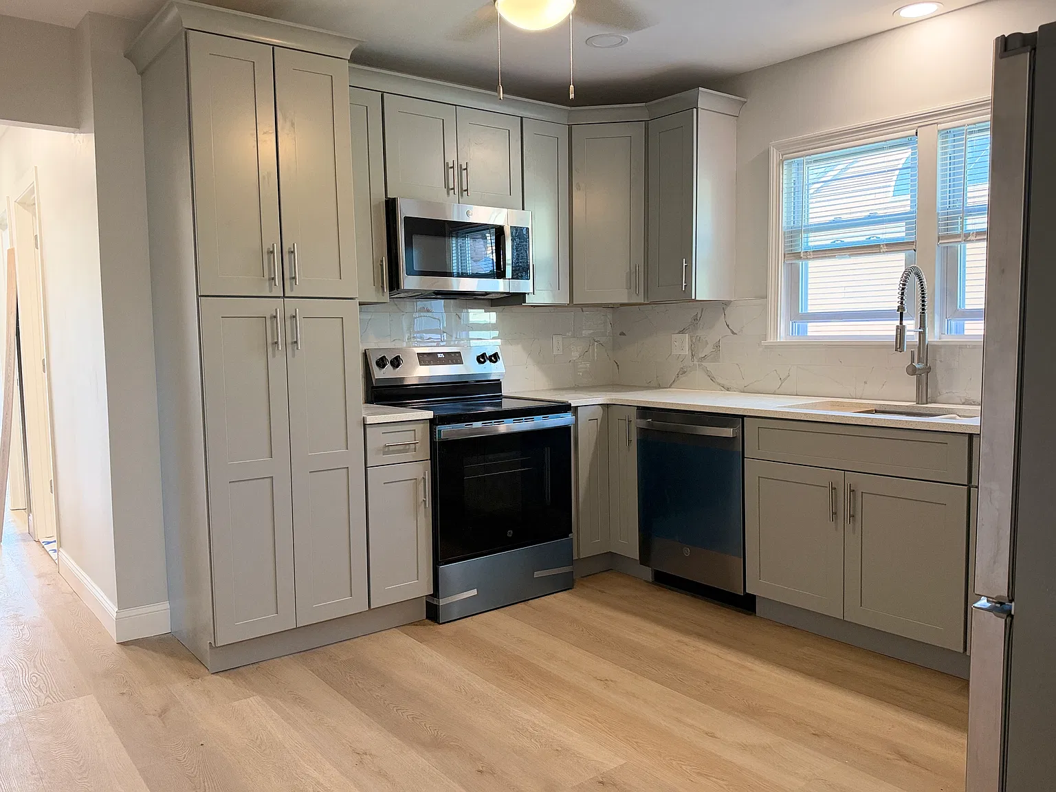 3 bed, 1092 sqft, $3,000 — Photo 4