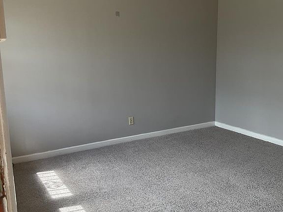 4th image of 2611 Rice St