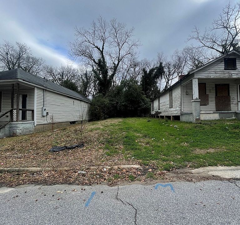 2nd image of 1420 26th St