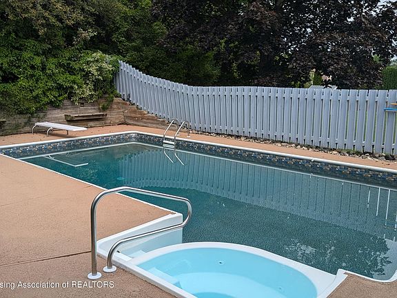4th image of 2203 Rockdale Ave