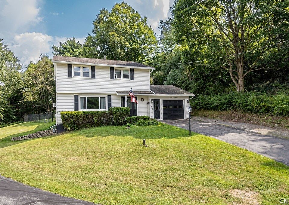 1st image of 103 Oakridge Cir