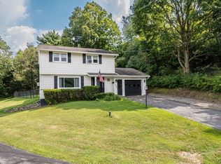 103 Oakridge Cir, Syracuse, NY 13209