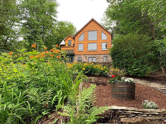 New Rock Wall & Plantings 