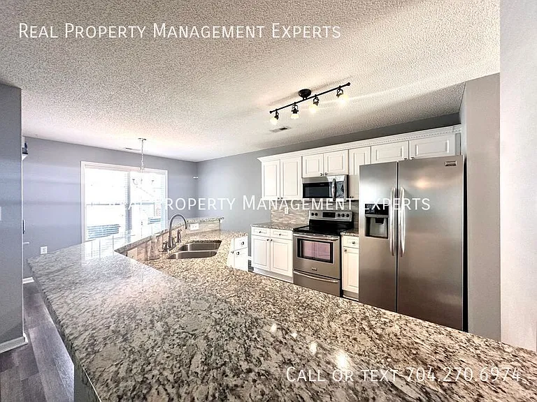 7603 Rolling Meadows Ln — Photo 3