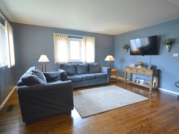 4th image of 2217 Council Oak Dr