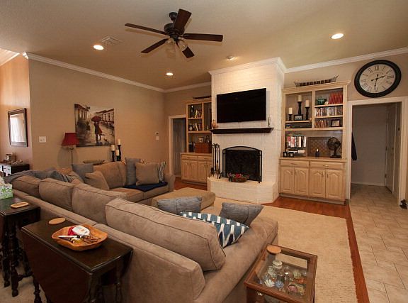 5th image of 211 Skywood Cir