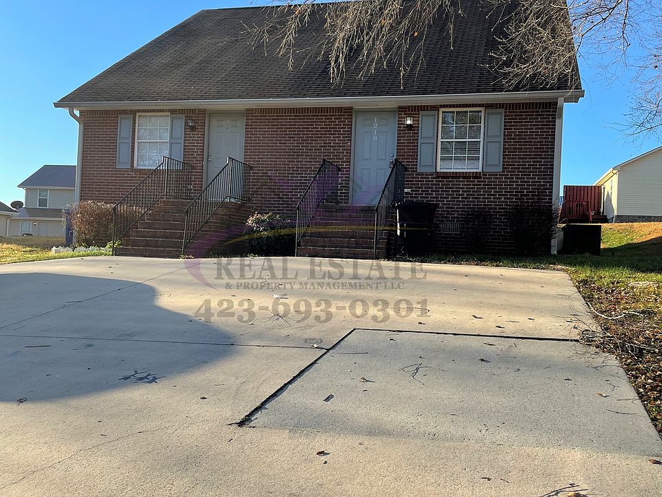1st image of 1210 Village Way NE