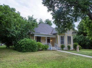 705 N Getty St, Uvalde, TX 78801