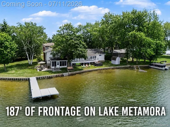 3257 Sandy Shore Dr, Metamora, MI 48455