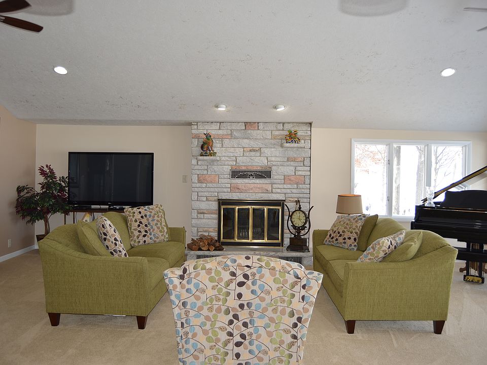 1st image of 802 Houghton View Drive