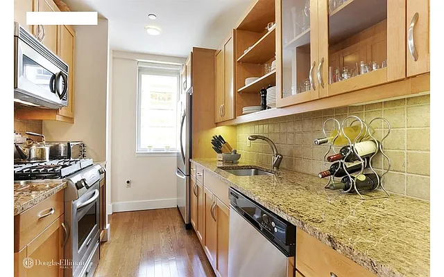 Rented by Douglas Elliman | media 15