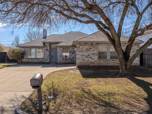 1108 Orangewood Ln, Arlington, TX 76001
