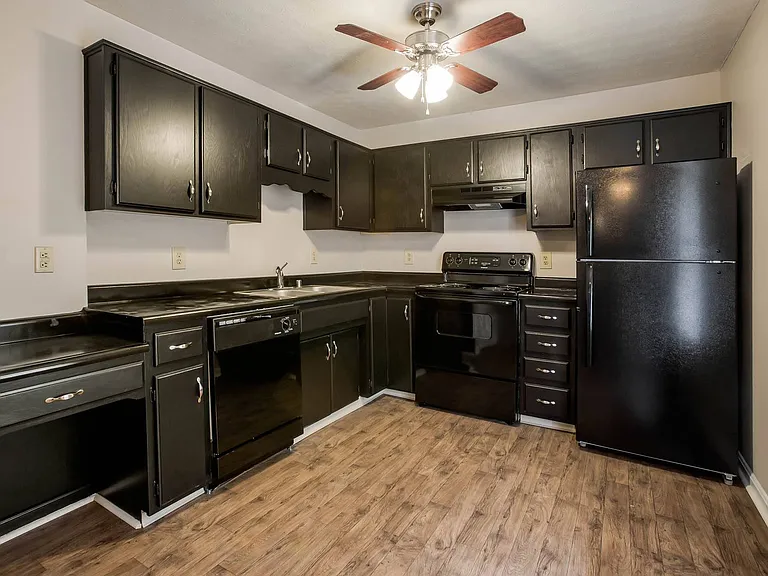 Park Place Apartments — Photo 1