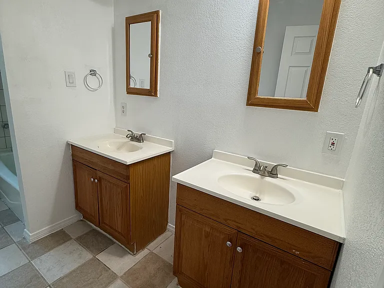 1343 Clay St — Photo 9