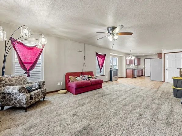 829 C Ave NW, Cedar Rapids, IA 52405