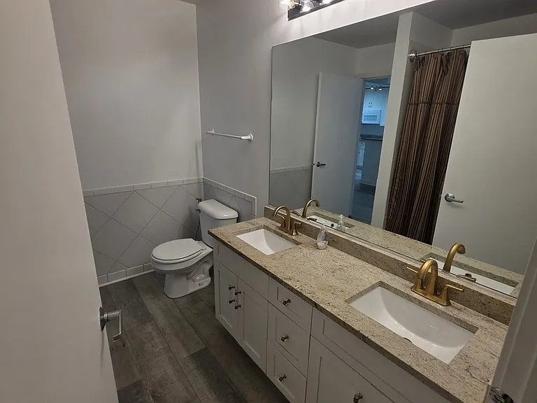 1812 S Dearborn St #43 — Photo 6