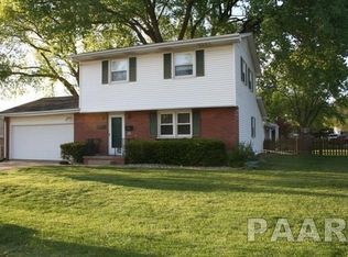 1805 W Kingsway Dr, Peoria, IL