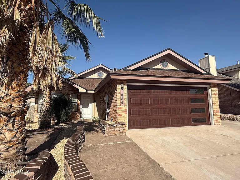 1884 Lyman Dutton Cir — Photo 24