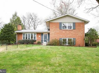 6741 Fern Ln, Annandale, VA 22003