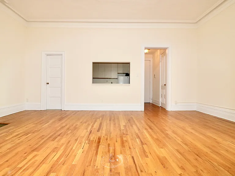 17 W 73rd St #2R — Photo 5