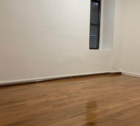 3rd image of 234 E 50th St #B1e