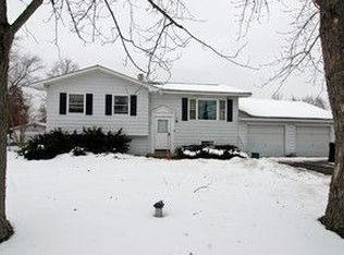 23718 W Beach Grove Rd, Antioch, IL 60002