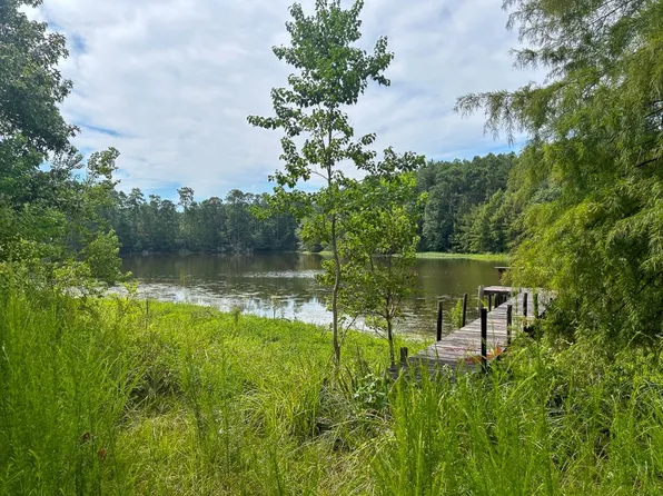 191 S Birch Dr, Zavalla, TX 75980
