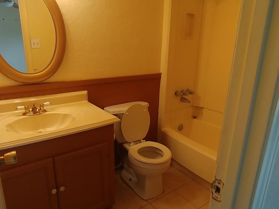 1st image of 9938 Valley Lake Dr