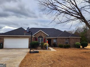 216 Golden Eagle Dr, Kathleen, GA 31047