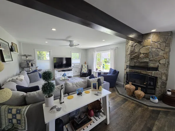 13 Norris Street, Searsport, ME 04974