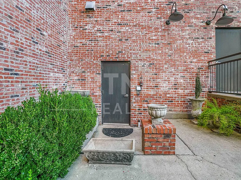28 Monroe St #404 — Photo 14