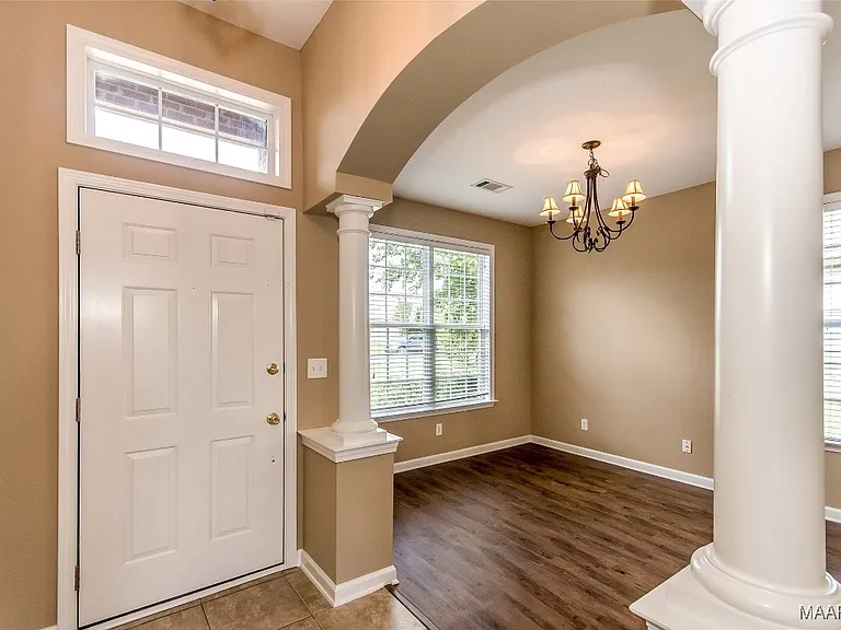 9625 Helmsley Cir — Photo 5