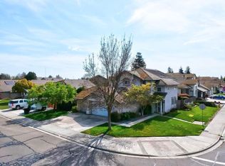 1694 W 4th St, Ripon, CA 95366