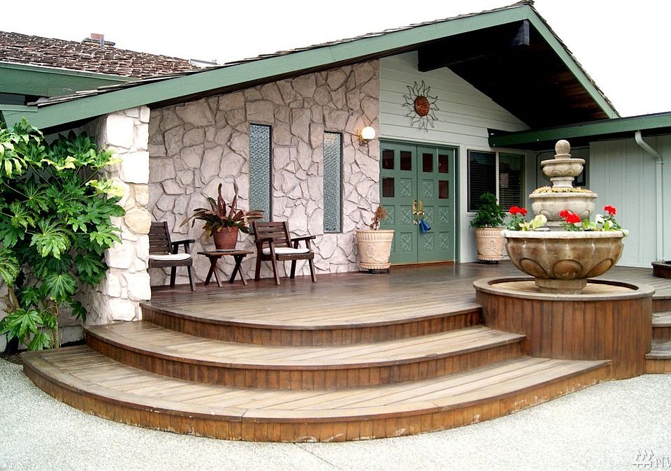 1st image of 5482 Lighthouse Dr E