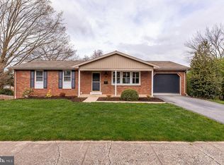 121 Oxford Dr, Lititz, PA 17543