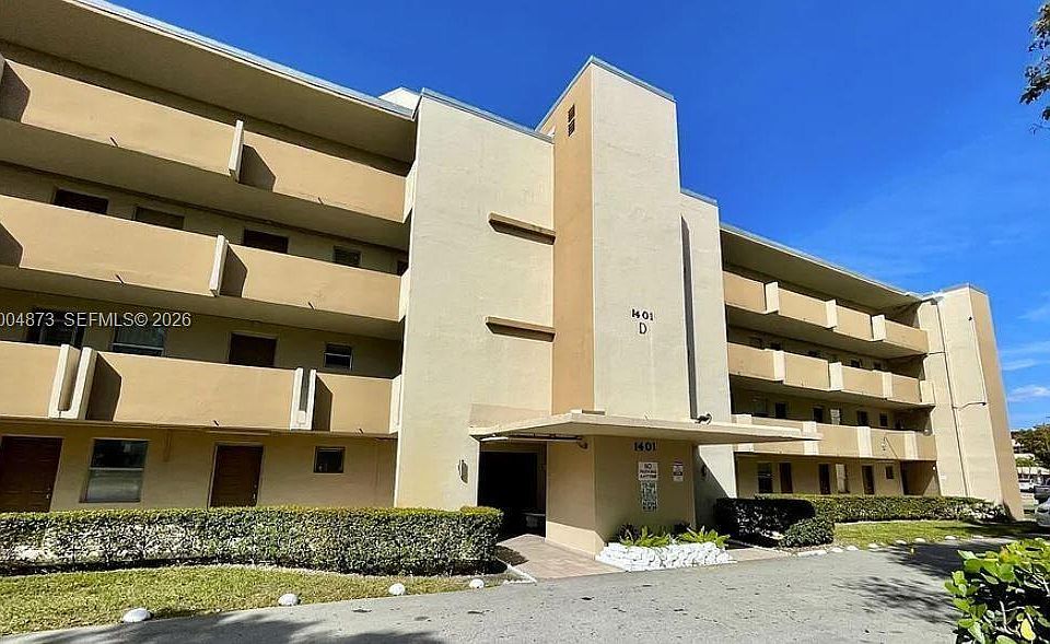 1st image of 1401 NE 191st St #D201