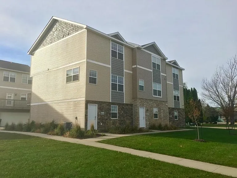 1305 S G Ave #30 — Photo 1