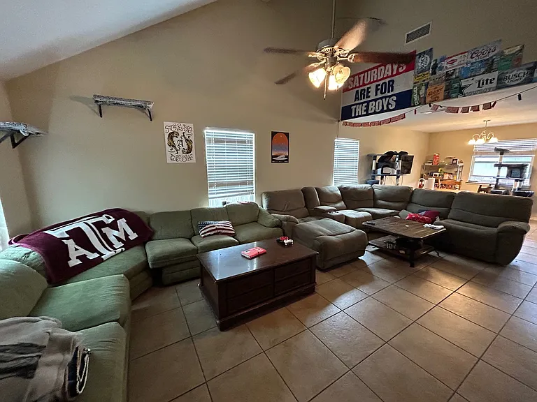 2502 Horse Shoe Dr — Photo 3