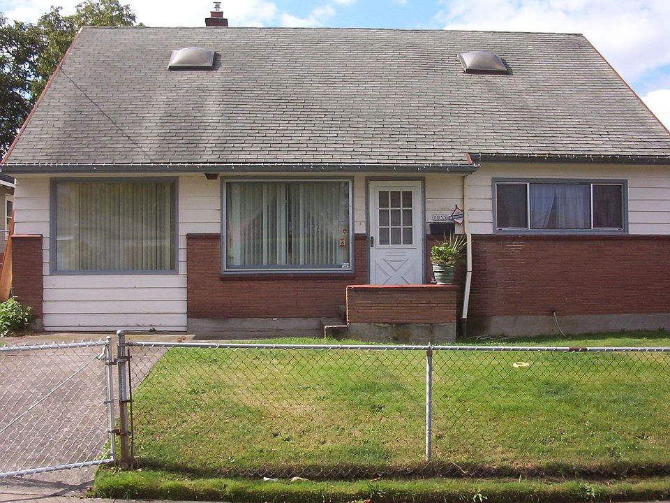 Spacious 2 story home