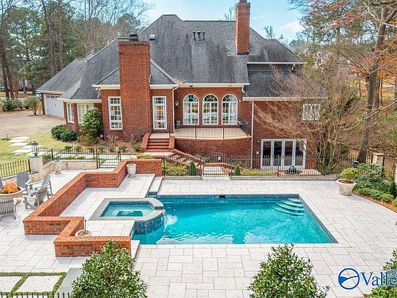 3rd image of 534 River Ridge Rd